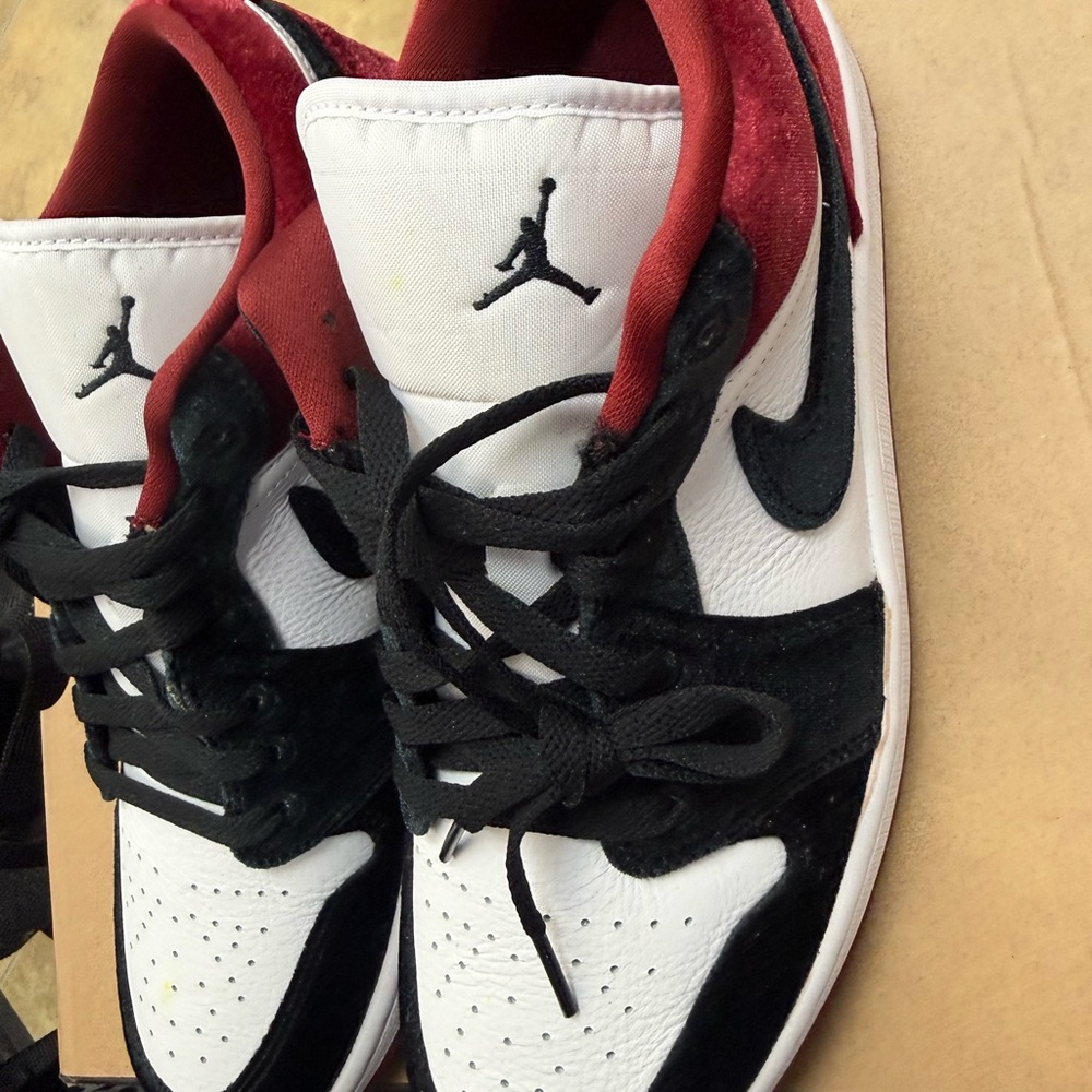 Jordan Men's Black, White, and Red Sneakers
